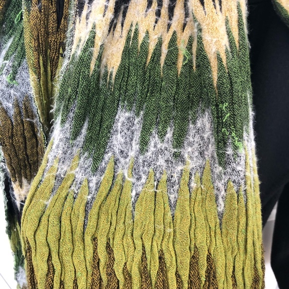 20% OFF🌟Tolani Weeds Scarf in Green/Black - Picture 4 of 13